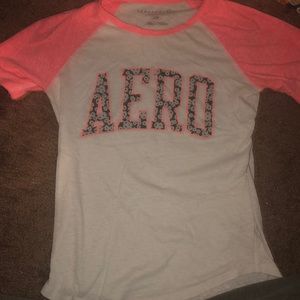 I’m selling an Aeropostale short sleeved t-shirt.